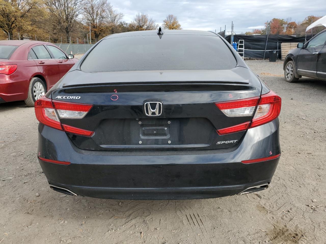 2018 Honda Accord Sport VIN: 1HGCV1F33JA198978 Lot: 90098315