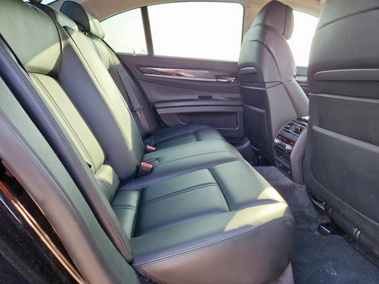 2011 BMW 750 I VIN: WBAKA8C59BCY37114 Lot: 90320365