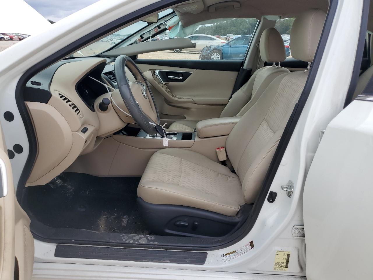 2017 Nissan Altima 2.5 VIN: 1N4AL3AP2HC261199 Lot: 84941095