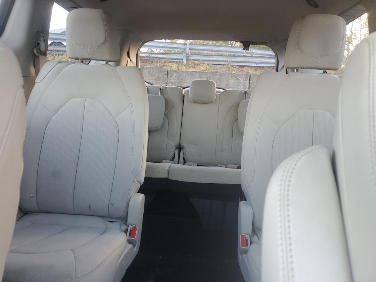 2017 Chrysler Pacifica Lx VIN: 2C4RC1CG2HR657784 Lot: 82326805