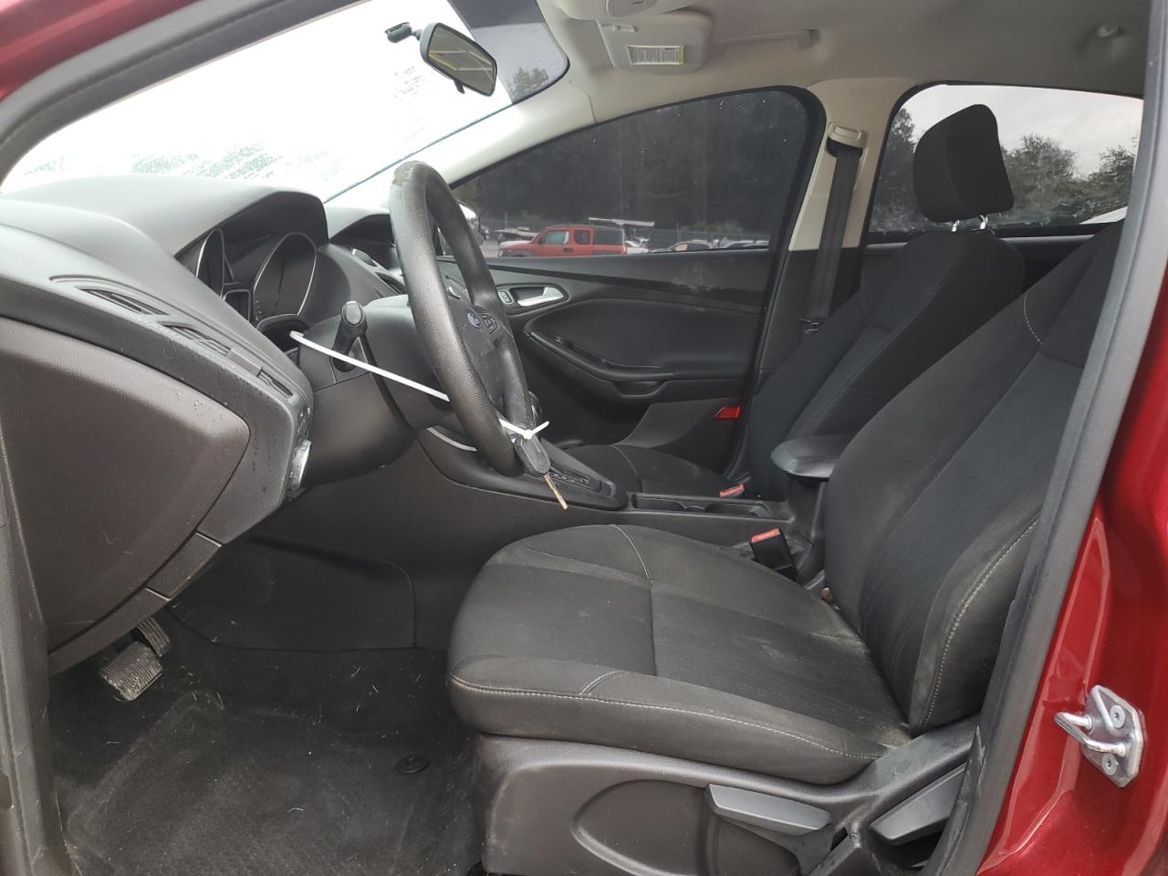 2016 Ford Focus Se VIN: 1FADP3F26GL293182 Lot: 82233035