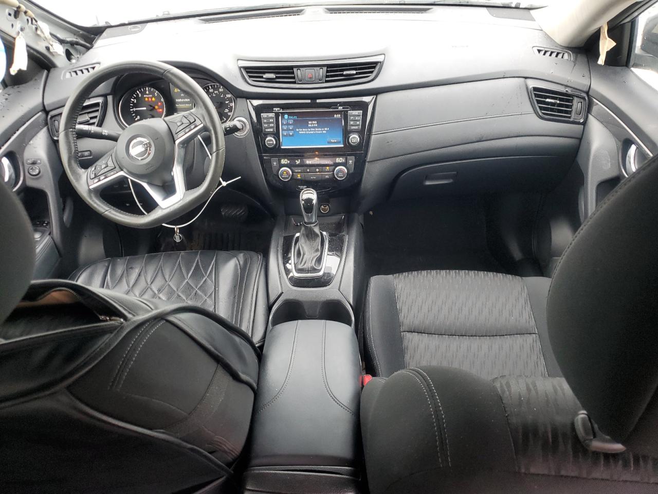 2017 Nissan Rogue S VIN: KNMAT2MT6HP606580 Lot: 85837595