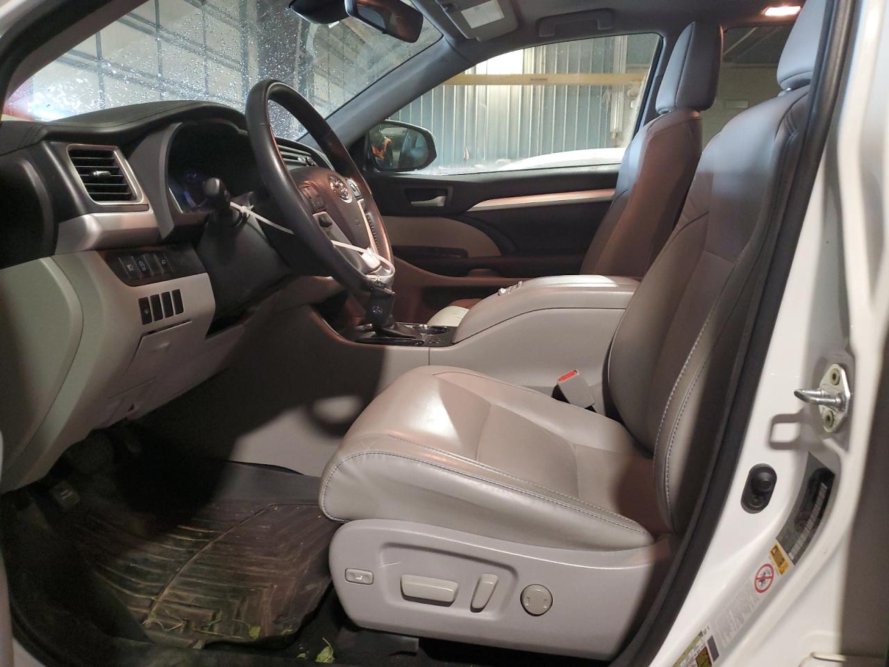 2017 Toyota Highlander Se VIN: 5TDKZRFH0HS516934 Lot: 87401565