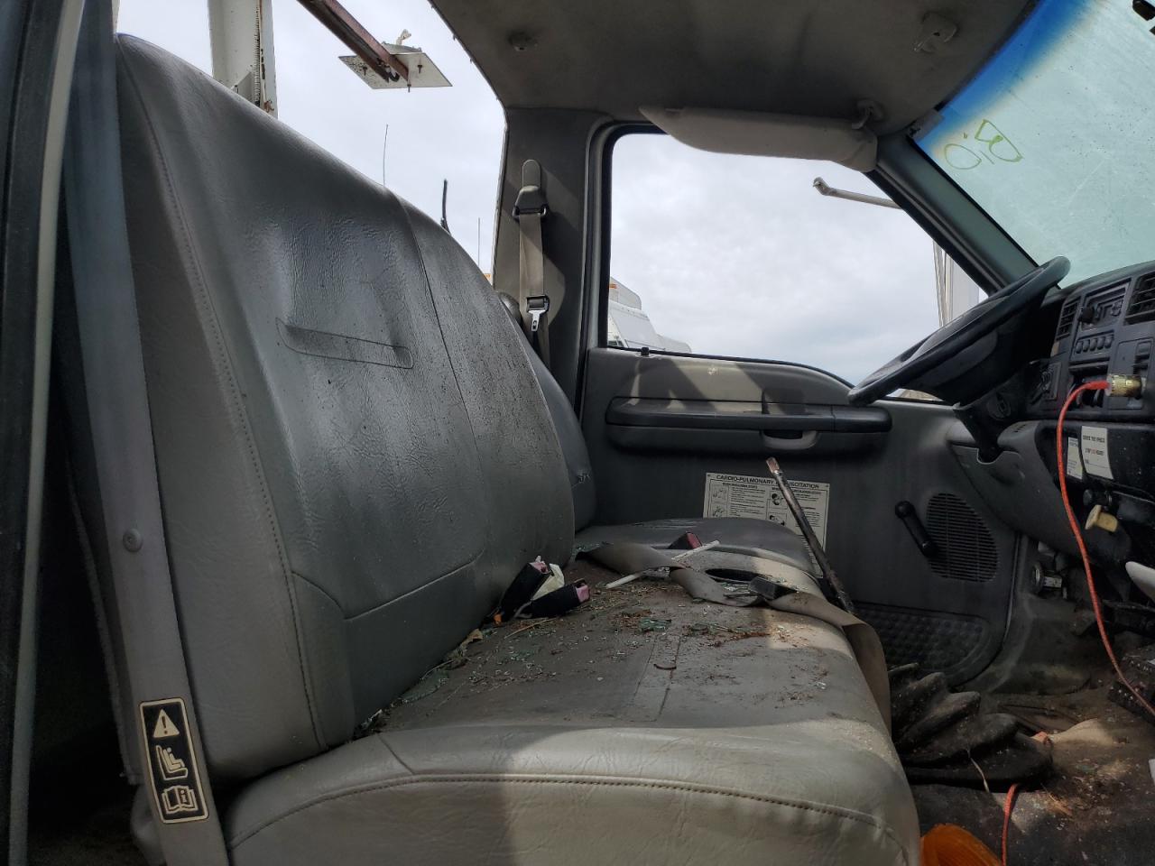 2002 Ford F750 Super Duty VIN: 3FDXF75H12MA17941 Lot: 82188545