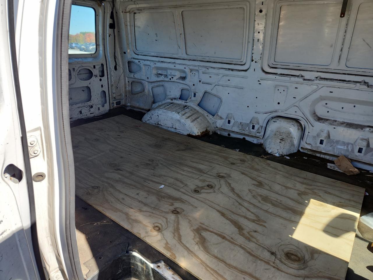 2010 Ford Econol 250 Delivery Van VIN: 1FTNE2EW8ADA15890 Lot: 82547555