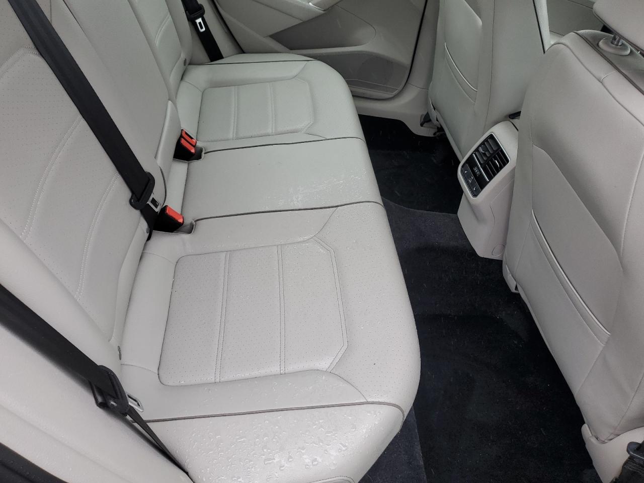 2018 Volkswagen Passat Se VIN: 1VWBA7A3XJC005517 Lot: 85906885