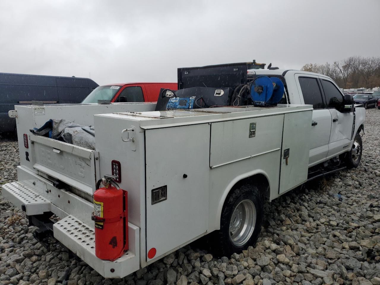 2024 Ford F350 Super Duty white null diesel 1FD8W3HT1REE90543 photo #4