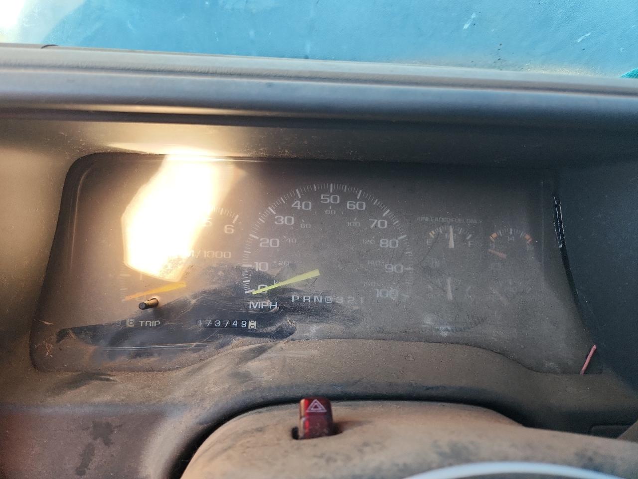 1999 Chevrolet Tahoe K1500 VIN: 1GNEK13R3XJ513285 Lot: 84660735