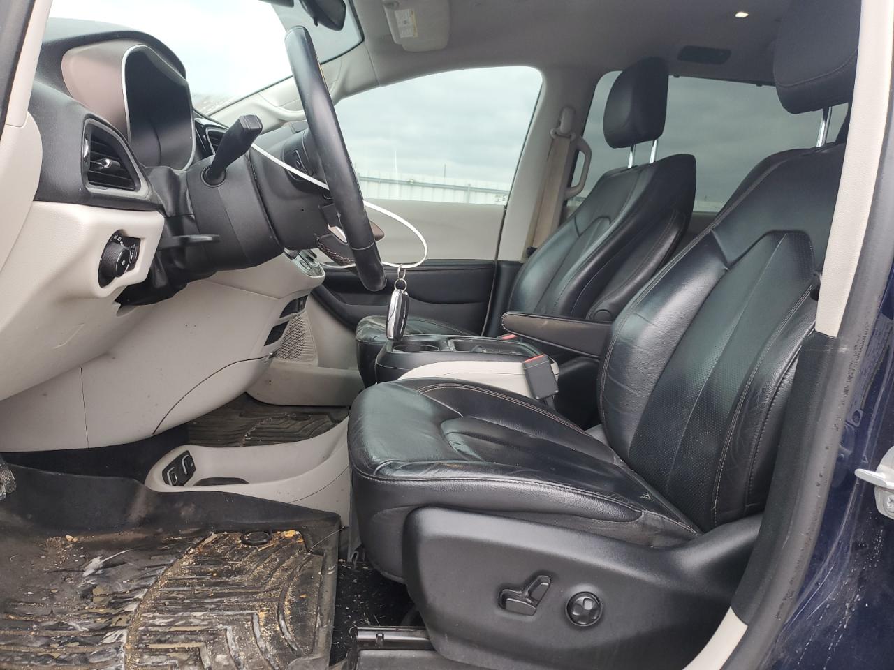 2018 Chrysler Pacifica Touring L VIN: 2C4RC1BG8JR124524 Lot: 90242655