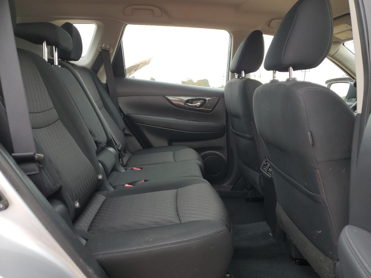 2018 Nissan Rogue S VIN: KNMAT2MT5JP579281 Lot: 82358195