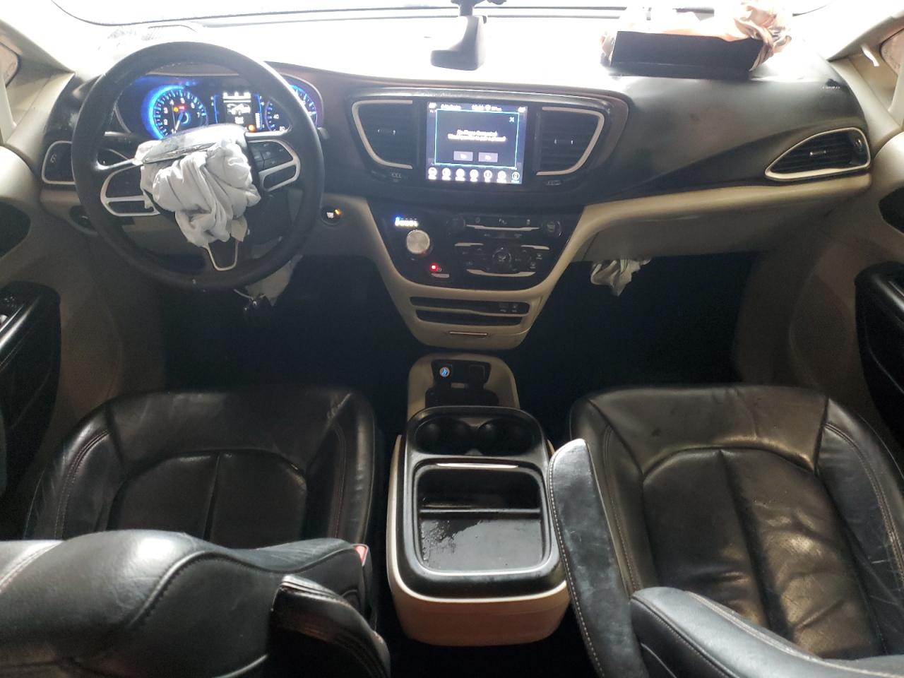 2018 Chrysler Pacifica Touring L VIN: 2C4RC1BG8JR235736 Lot: 86525375