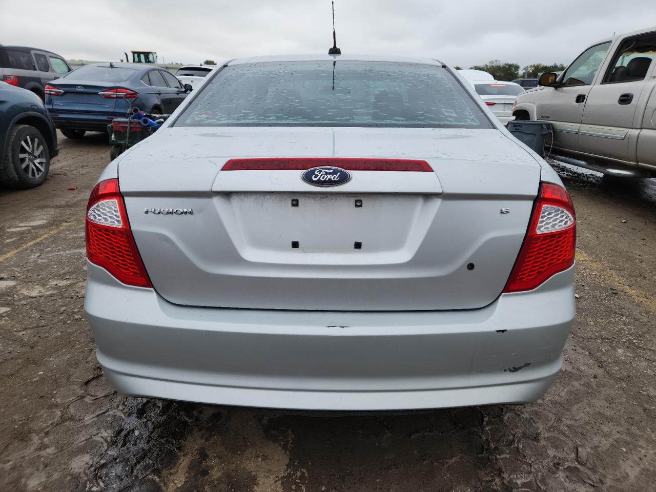 2010 Ford Fusion S VIN: 3FAHP0GA1AR269855 Lot: 87296895