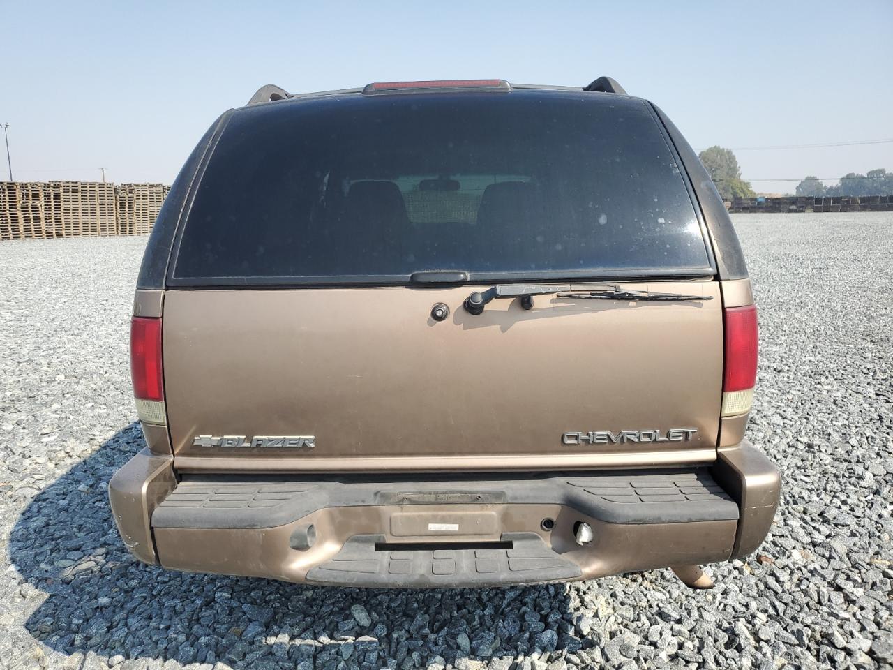 2002 Chevrolet Blazer VIN: 1GNCS13W42K158367 Lot: 87304365