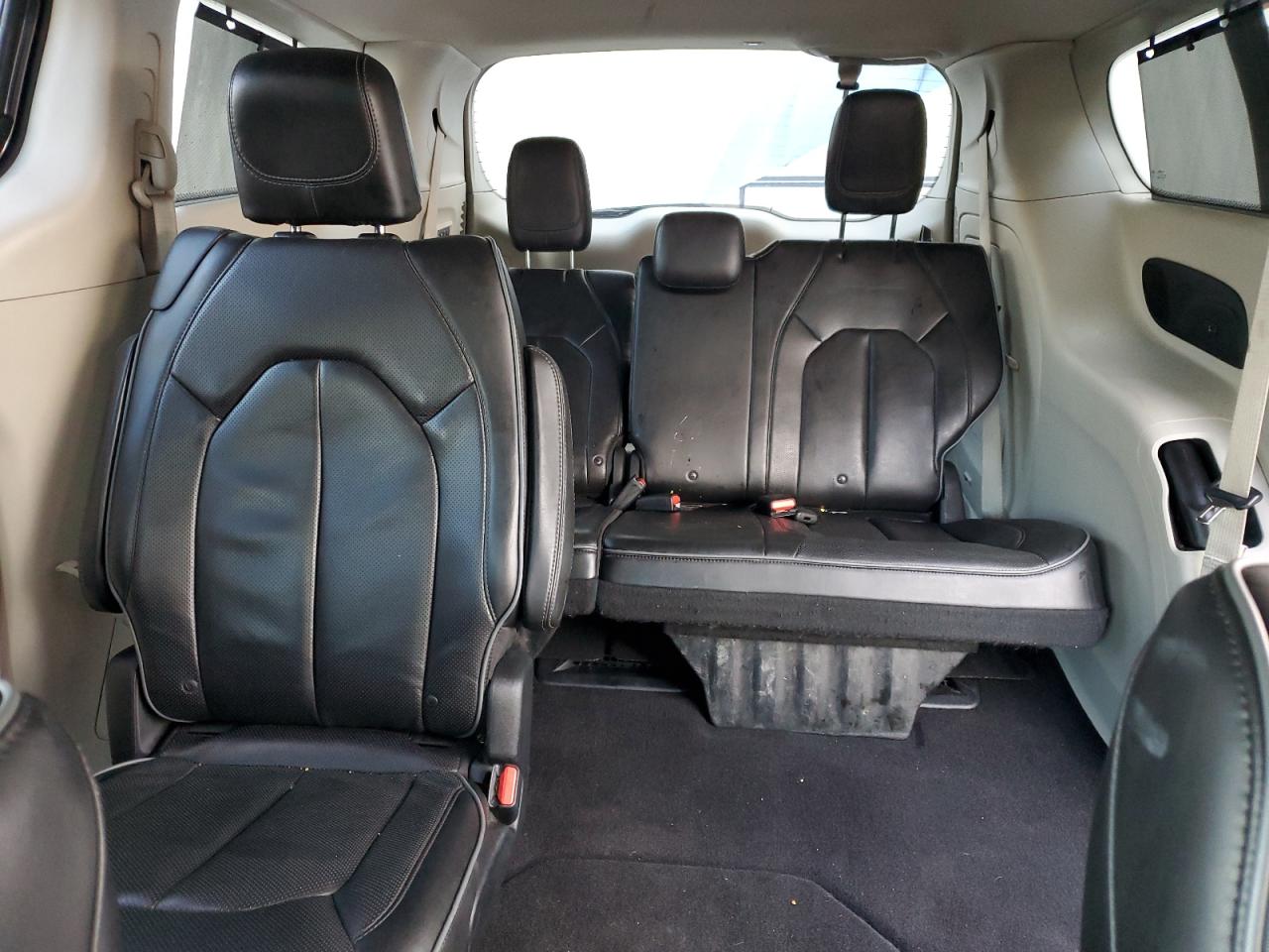 2017 Chrysler Pacifica Limited VIN: 2C4RC1GG2HR841360 Lot: 90552115