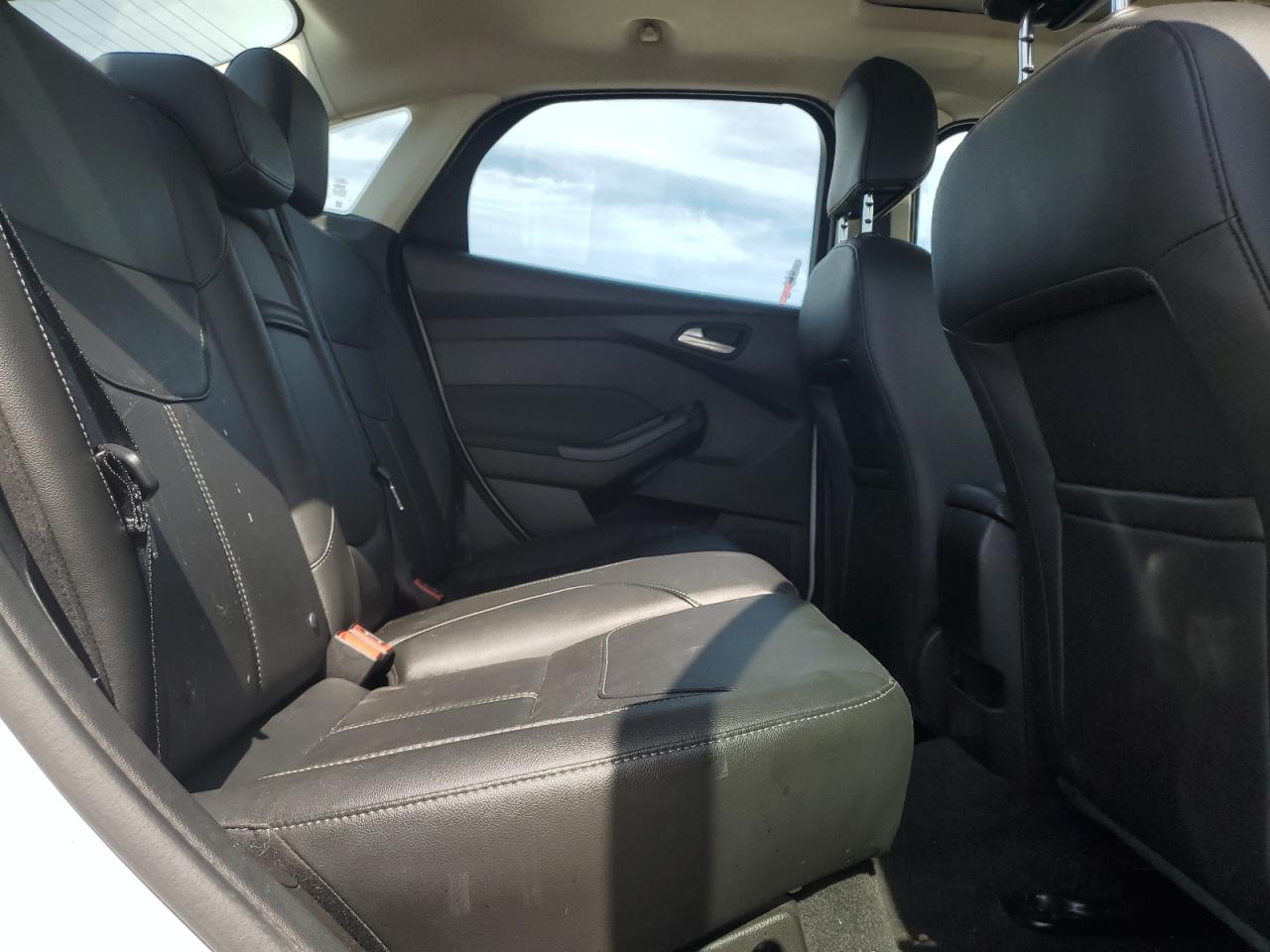 2016 Ford Focus Se VIN: 1FADP3F27GL386597 Lot: 84940595