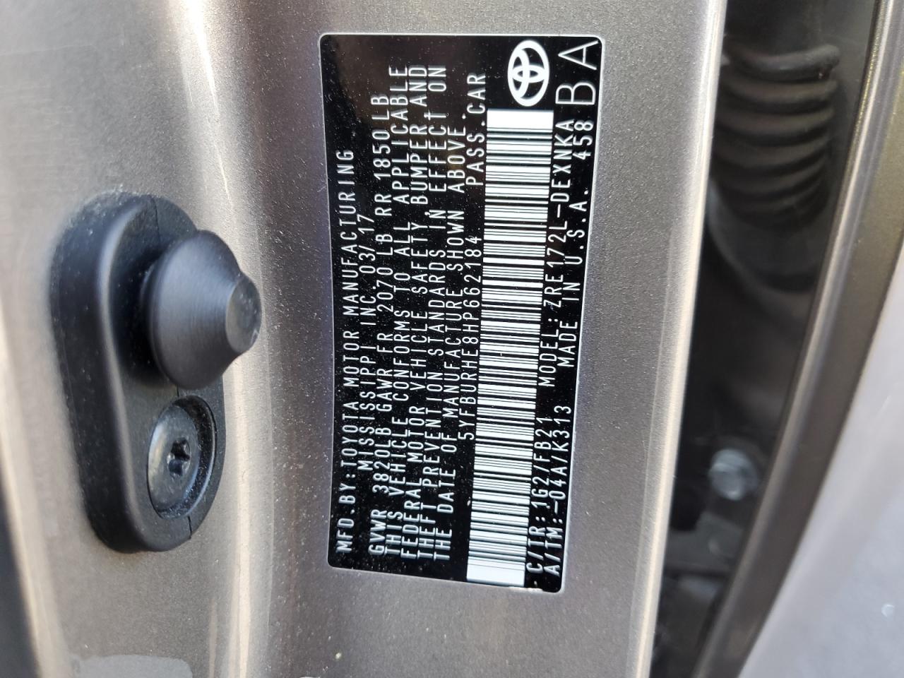 2017 Toyota Corolla L VIN: 5YFBURHE8HP662184 Lot: 82436255