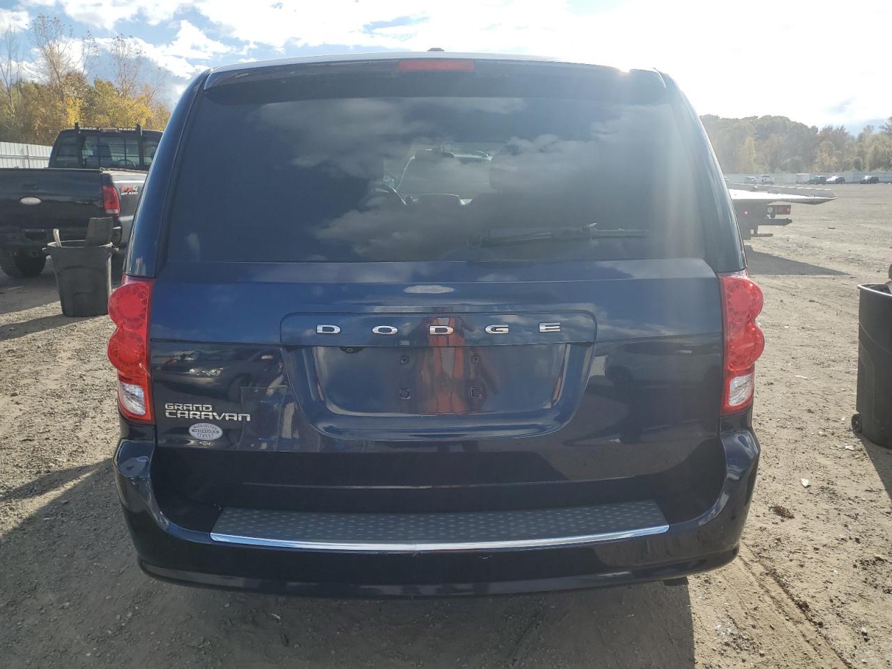 2017 Dodge Grand Caravan Se VIN: 2C4RDGBGXHR646324 Lot: 89724515