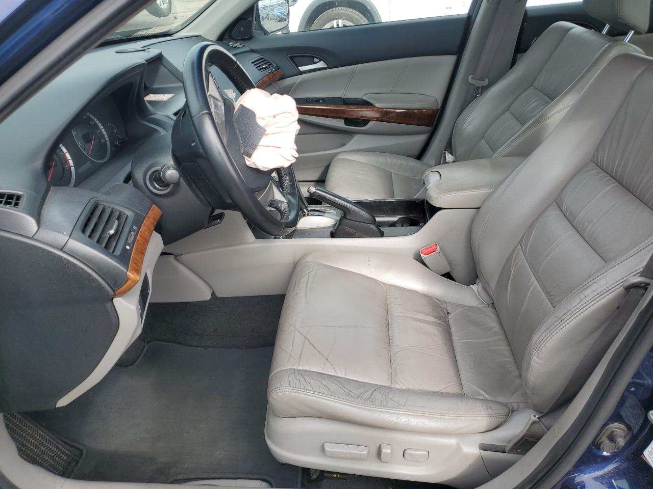 2011 Honda Accord Exl VIN: 1HGCP2F89BA101229 Lot: 82502165