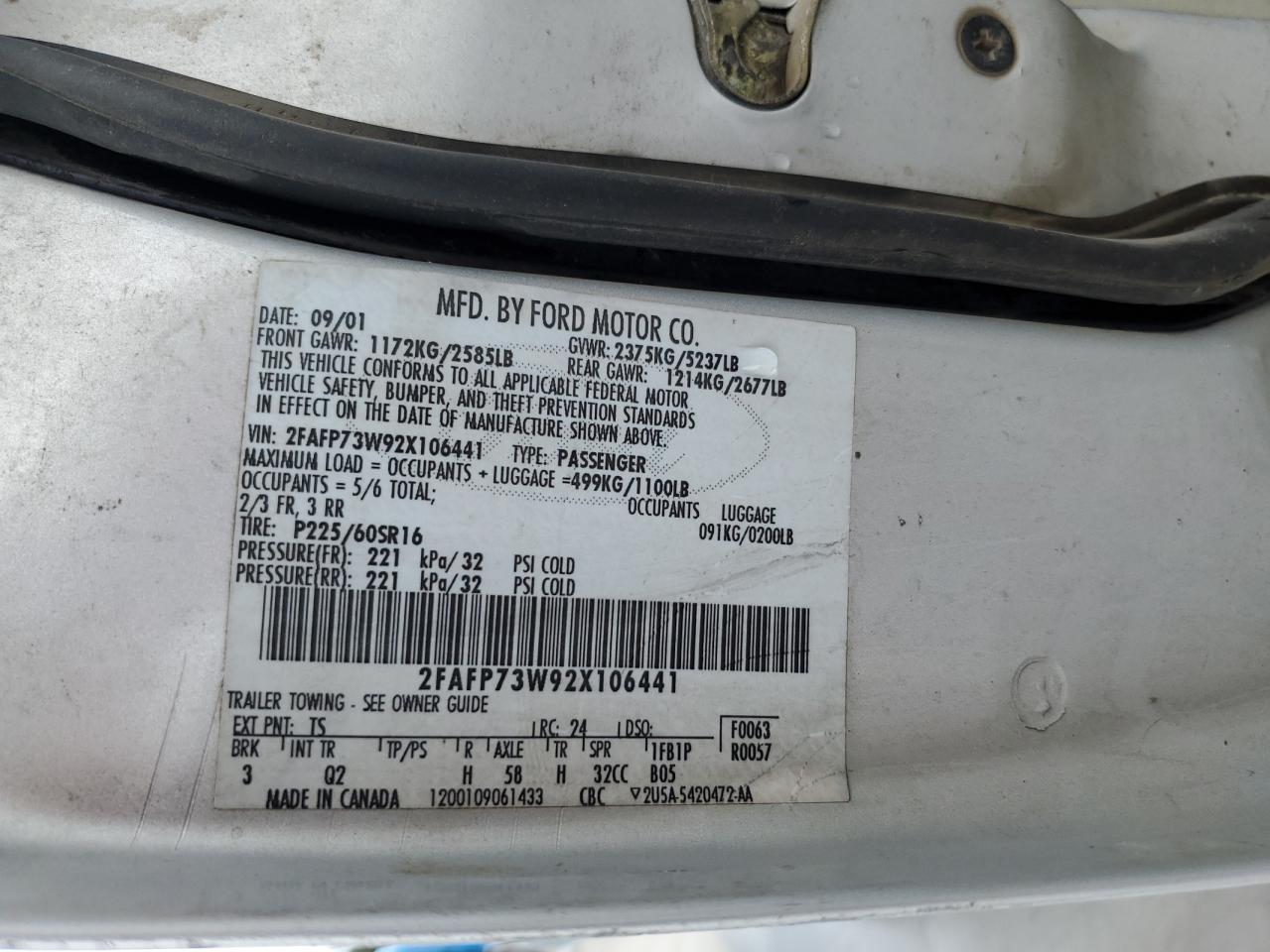 2002 Ford Crown Victoria VIN: 2FAFP73W92X106441 Lot: 85307875