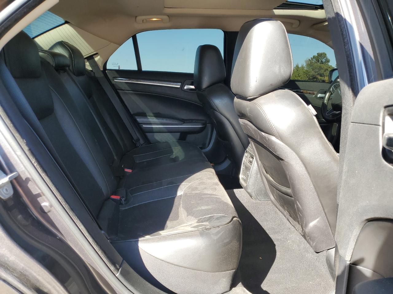 2019 Chrysler 300 Limited VIN: 2C3CCAKG3KH560327 Lot: 89482105