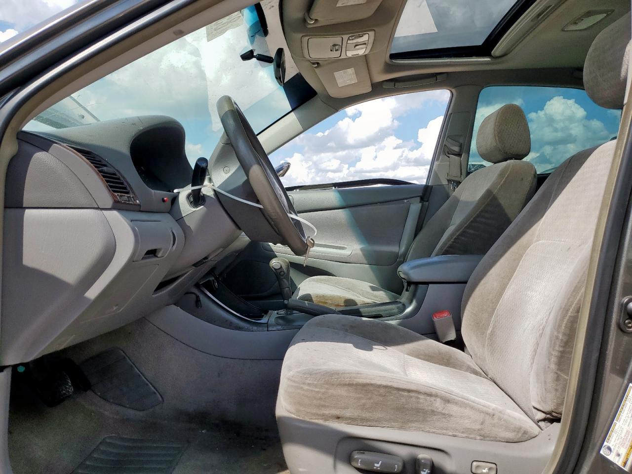 2004 Toyota Camry Le VIN: JTDBE32KX40262799 Lot: 85327725