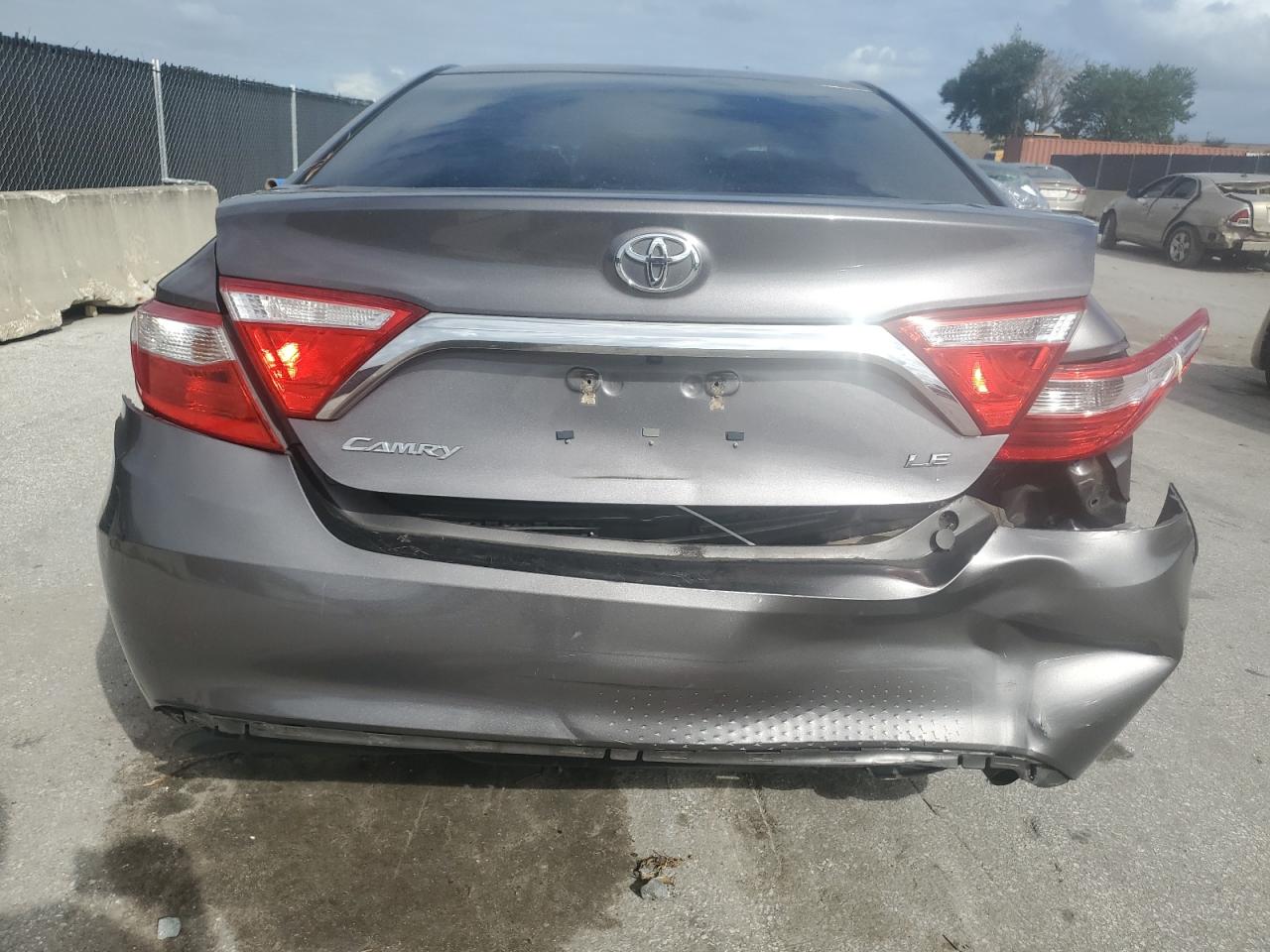 2016 Toyota Camry Le VIN: 4T1BF1FK3GU508631 Lot: 70381105