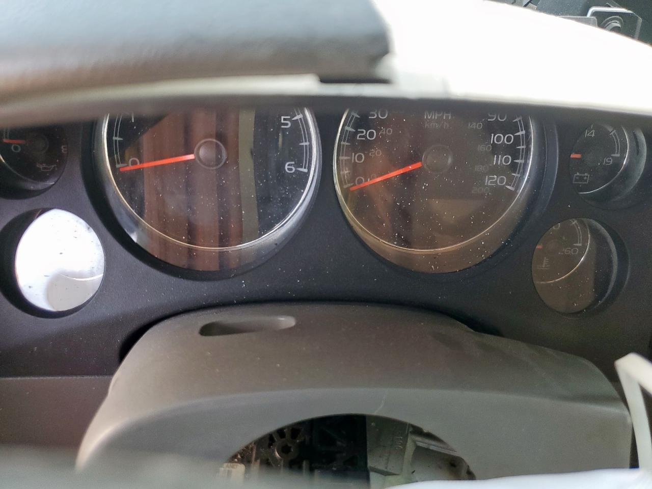 2014 Chevrolet Suburban C1500 Lt VIN: 1GNSCJE0XER235725 Lot: 84960925