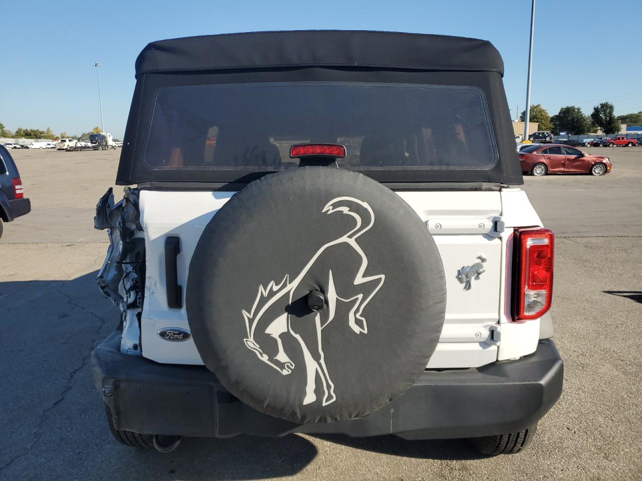 2022 Ford Bronco Base VIN: 1FMDE5BH6NLB72697 Lot: 85388465