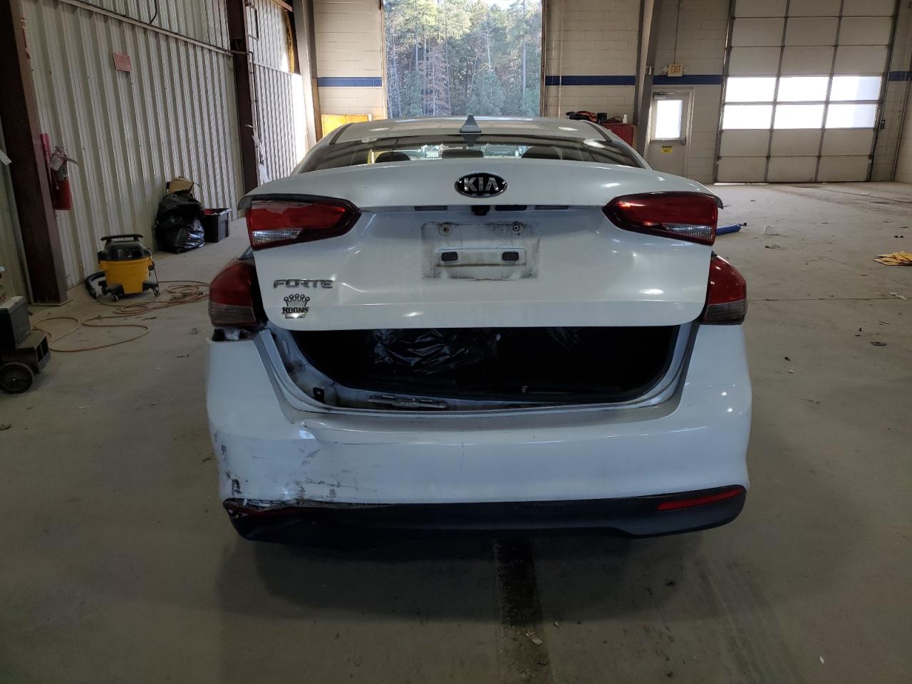 2018 Kia Forte Lx VIN: 3KPFL4A79JE253914 Lot: 89673995