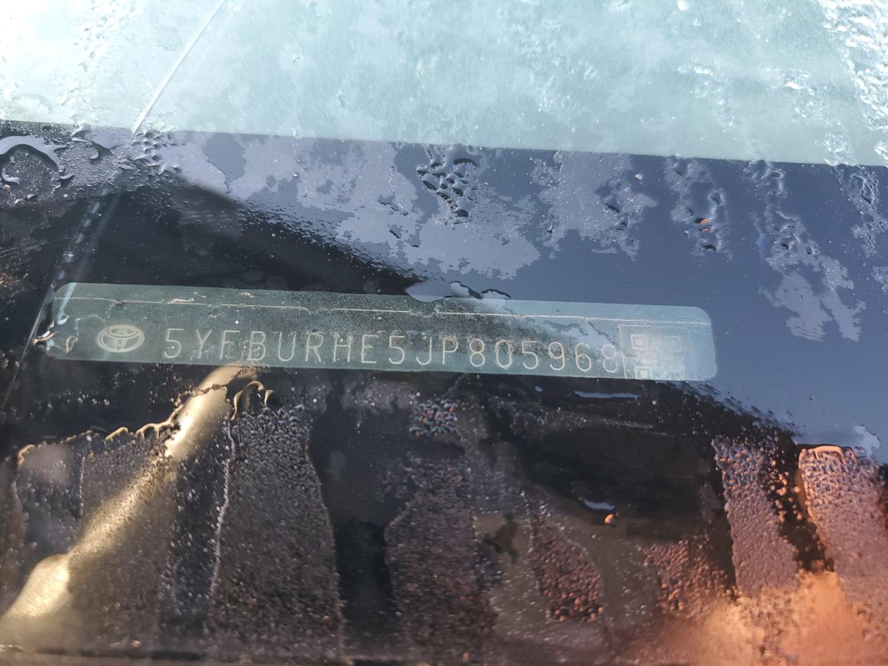 2018 Toyota Corolla L VIN: 5YFBURHE5JP805968 Lot: 82381715