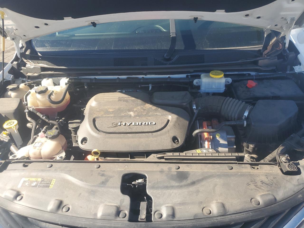 2018 Chrysler Pacifica Hybrid Touring L VIN: 2C4RC1L7XJR194847 Lot: 90311885