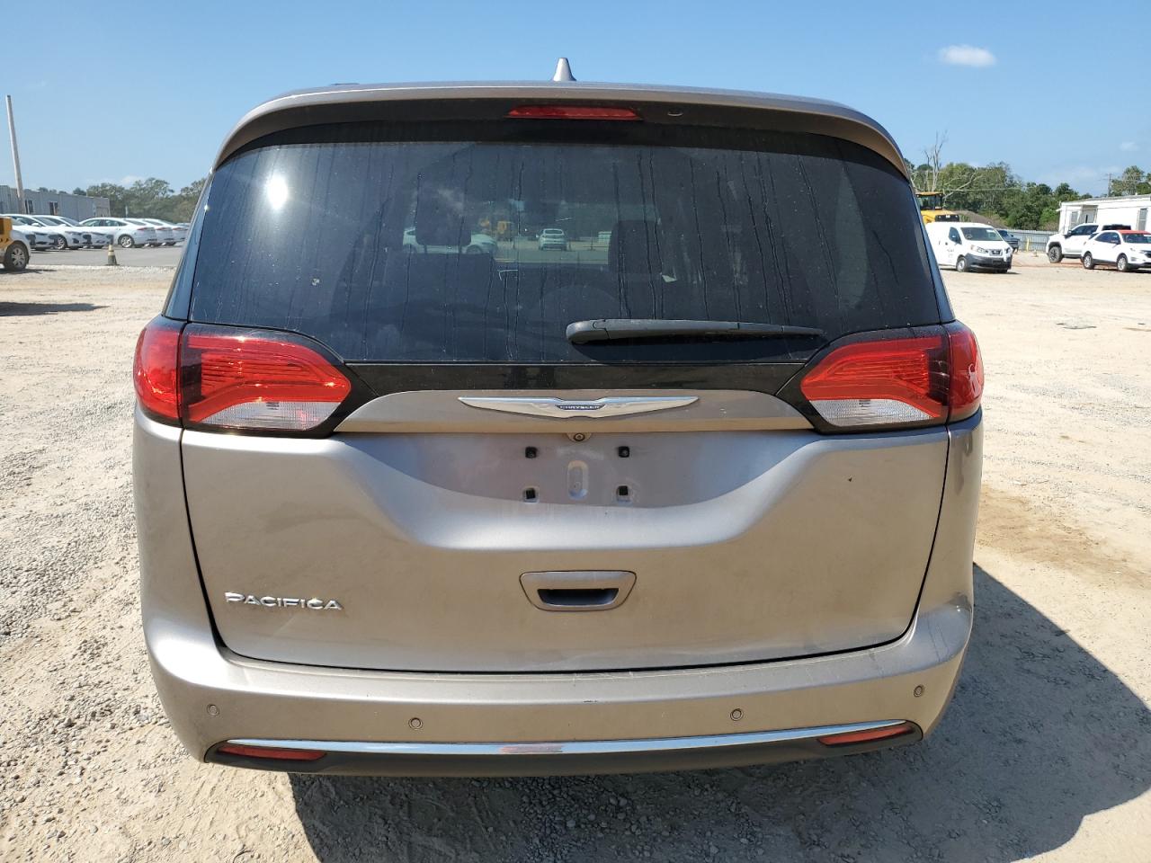 2018 Chrysler Pacifica Touring L VIN: 2C4RC1BG3JR107582 Lot: 81986225