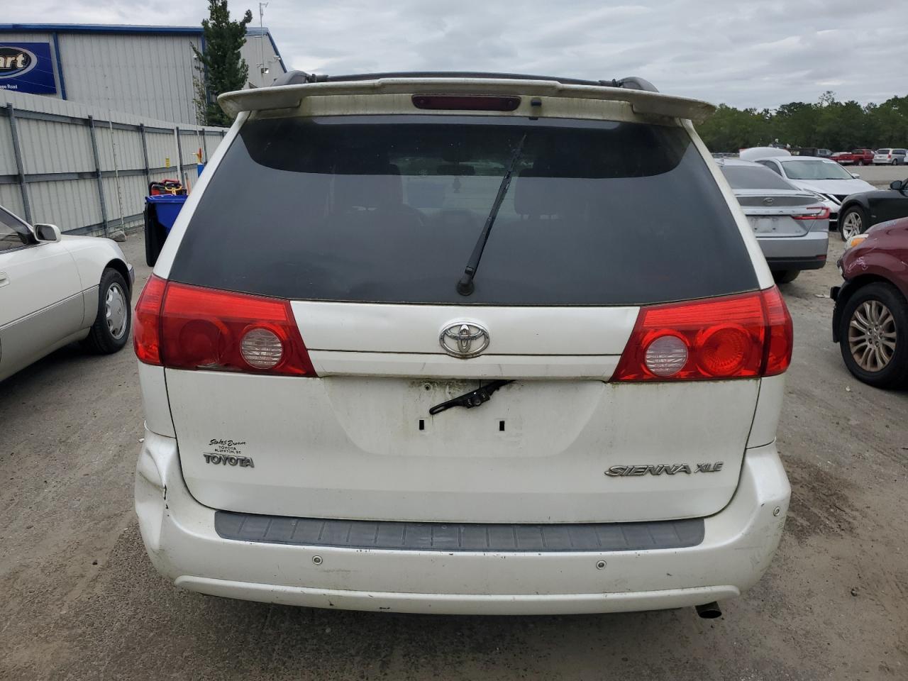 2010 Toyota Sienna Xle VIN: 5TDYK4CC4AS292065 Lot: 85932575