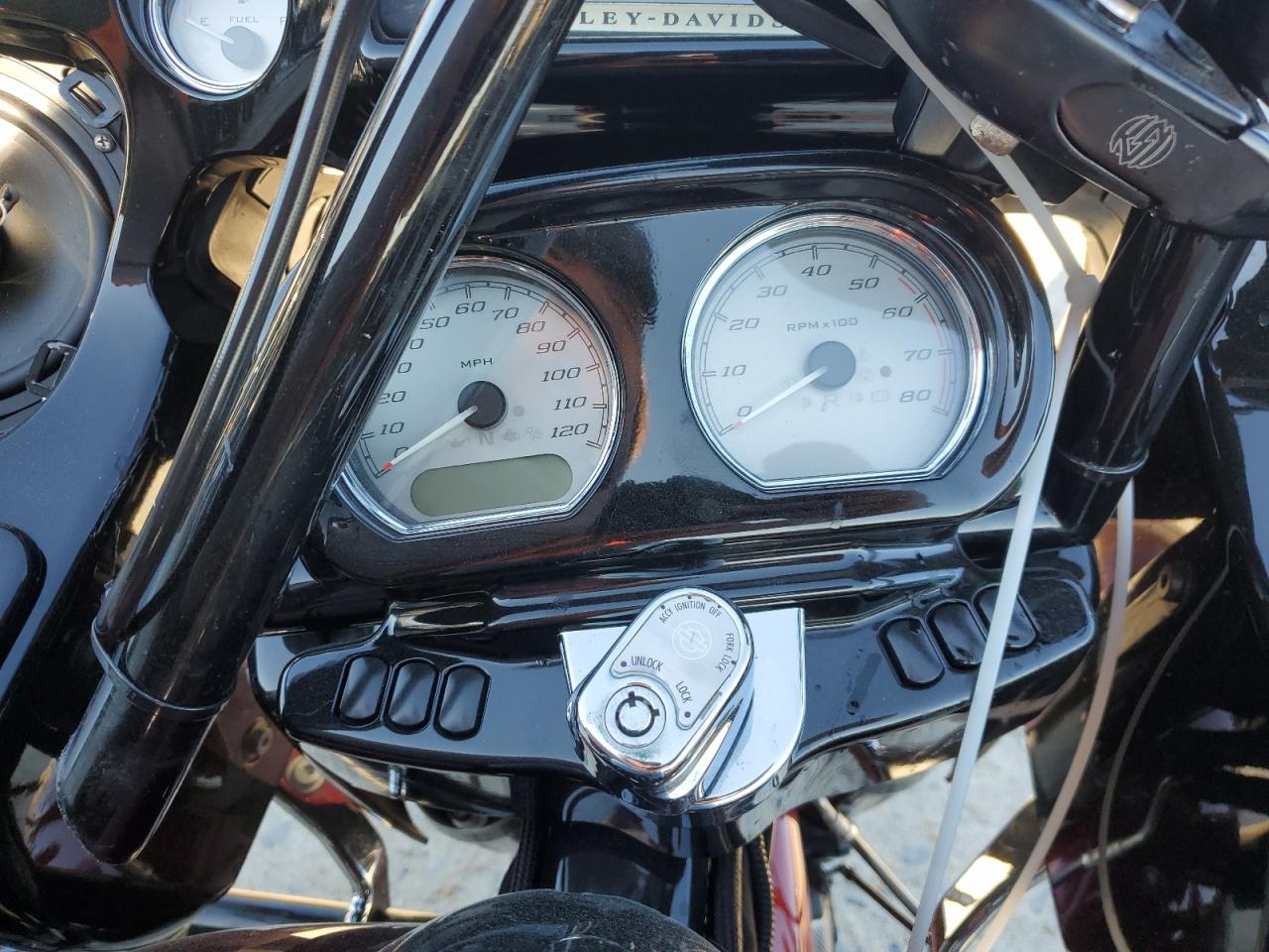 2016 Harley-Davidson Fltrxs Road Glide Special VIN: 1HD1KTM18GB621616 Lot: 80522355