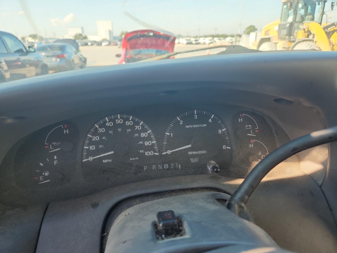 2002 Lincoln Navigator VIN: 5LMFU28R12LJ17450 Lot: 87015115