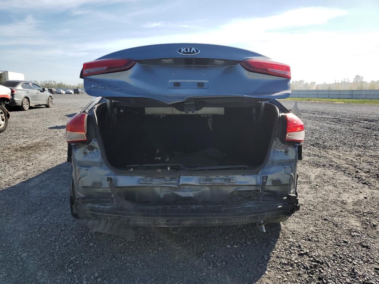 2017 Kia Forte Lx VIN: 3KPFK4A7XHE033937 Lot: 81476735