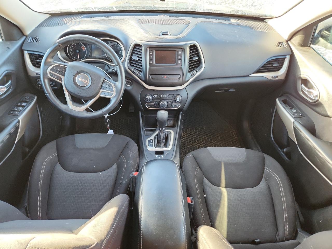 2017 Jeep Cherokee Latitude VIN: 1C4PJLCS1HW643749 Lot: 86670175