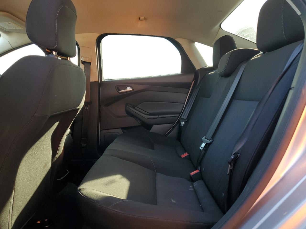 2018 Ford Focus Se VIN: 1FADP3F27JL213735 Lot: 85585385