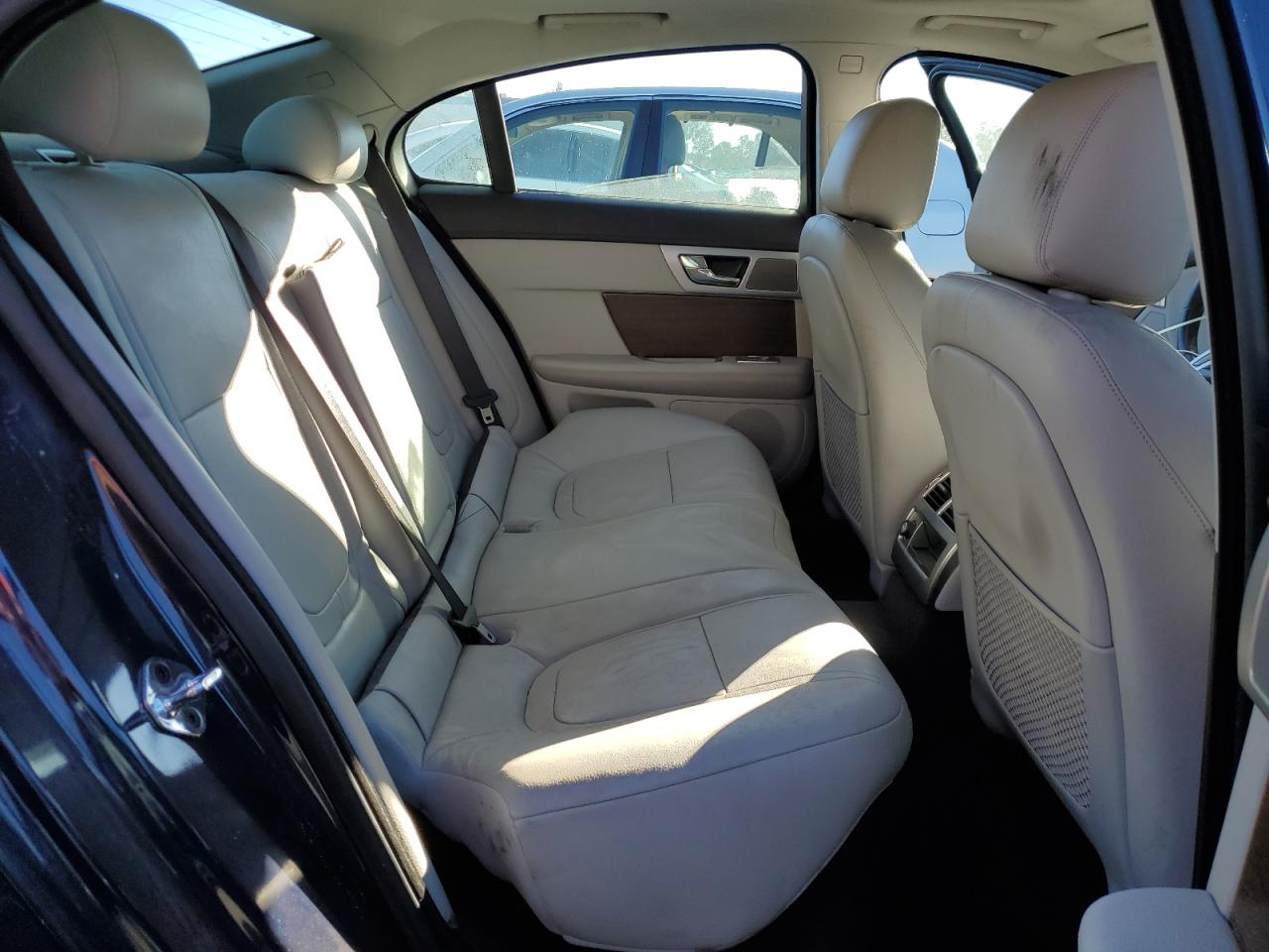 2015 Jaguar Xf 2.0T Premium VIN: SAJWA0FSXFPU61739 Lot: 89922155