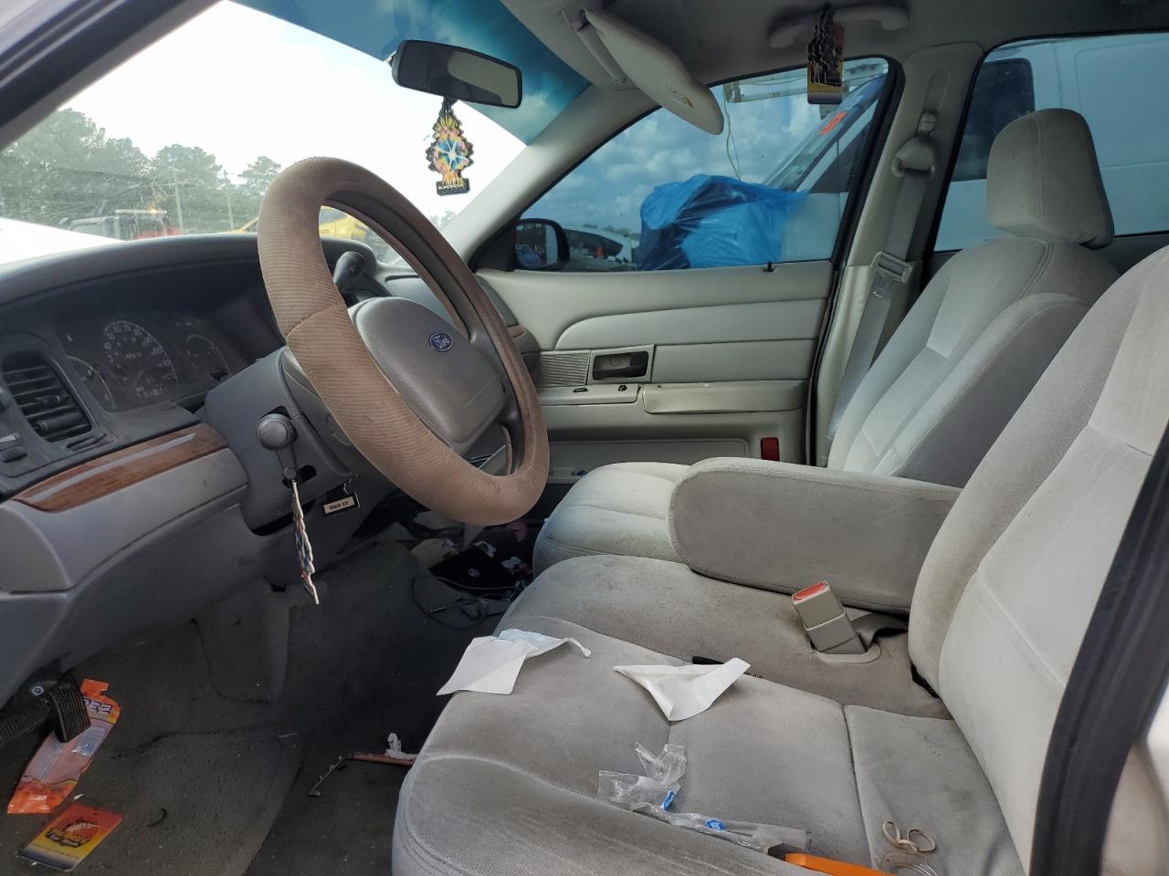 2003 Ford Crown Victoria VIN: 2FAFP73W83X116900 Lot: 85554325