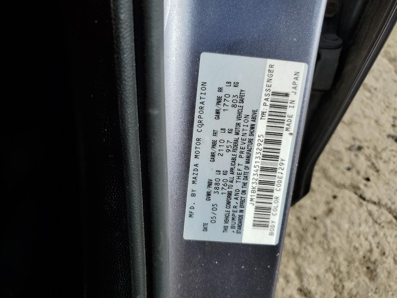 2005 Mazda 3 S VIN: JM1BK323451332925 Lot: 82414485