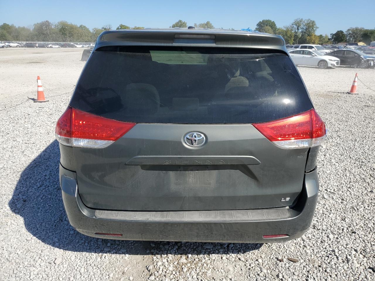 2012 Toyota Sienna Base VIN: 5TDKA3DC3CS013743 Lot: 82183225