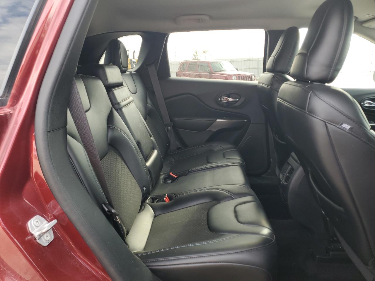 2019 Jeep Cherokee Latitude Plus VIN: 1C4PJMLX7KD168290 Lot: 90615565