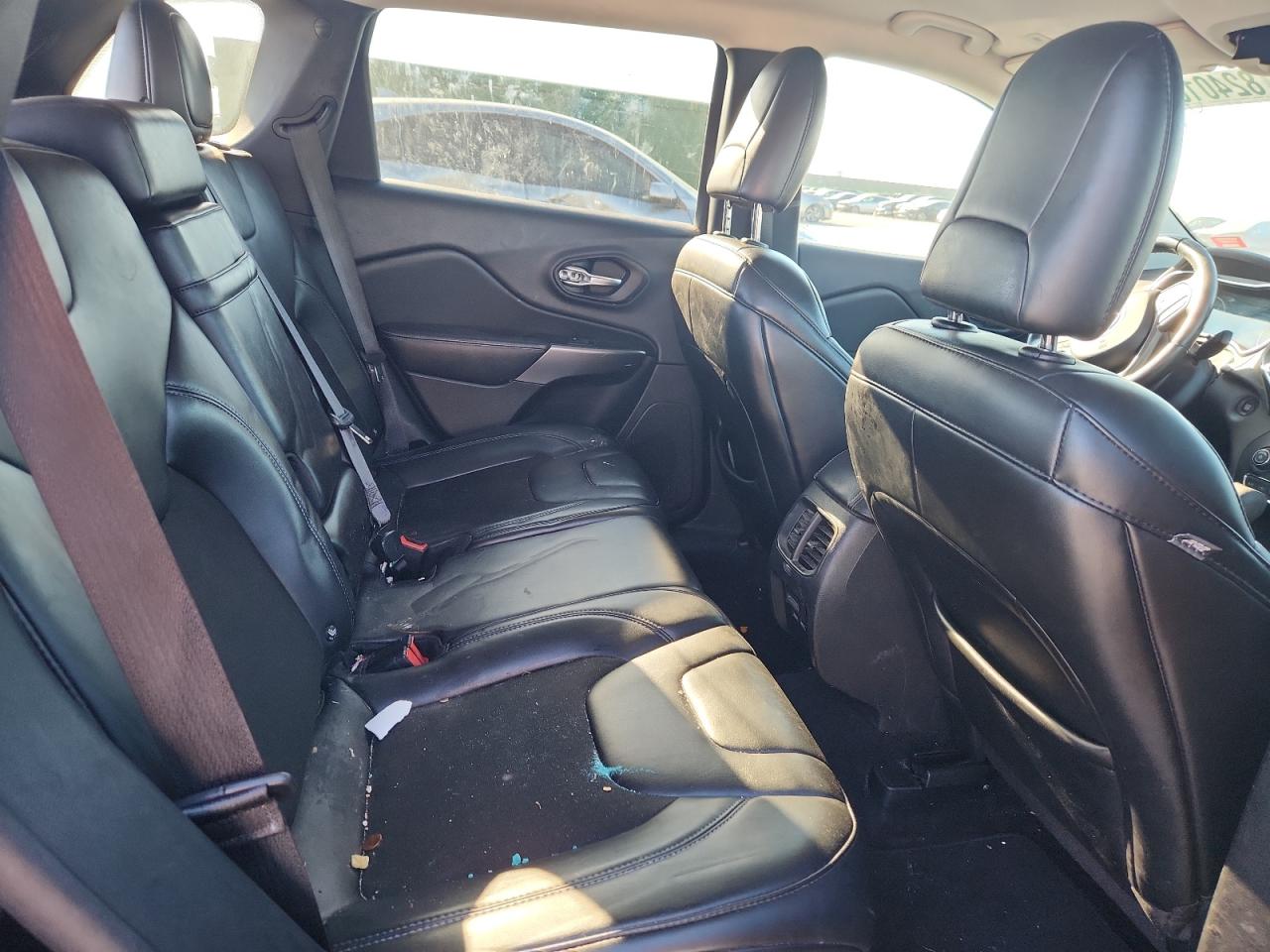 2019 Jeep Cherokee Latitude Plus VIN: 1C4PJMLB1KD182271 Lot: 82401625