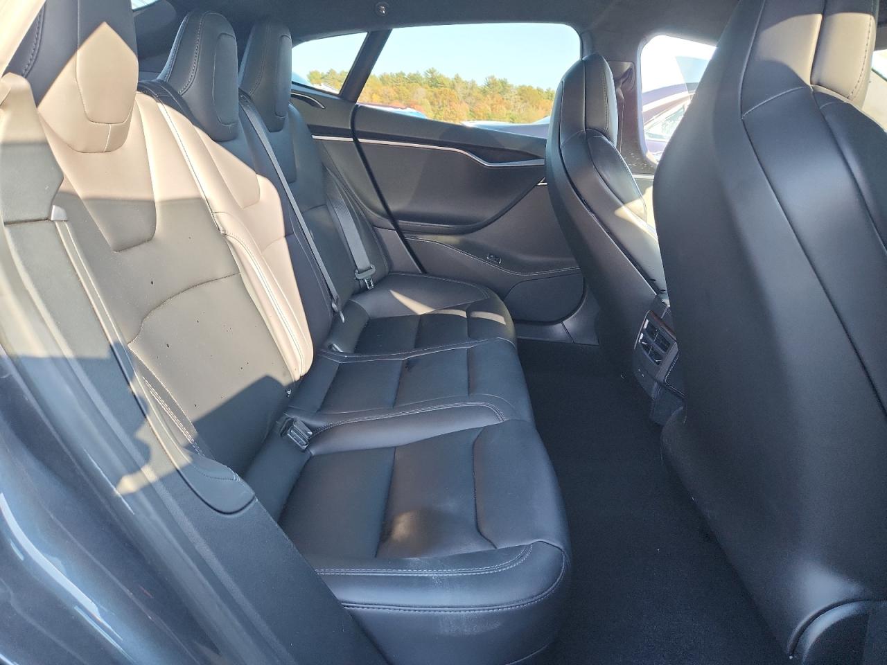 2018 Tesla Model S VIN: 5YJSA1E22JF285700 Lot: 87208025