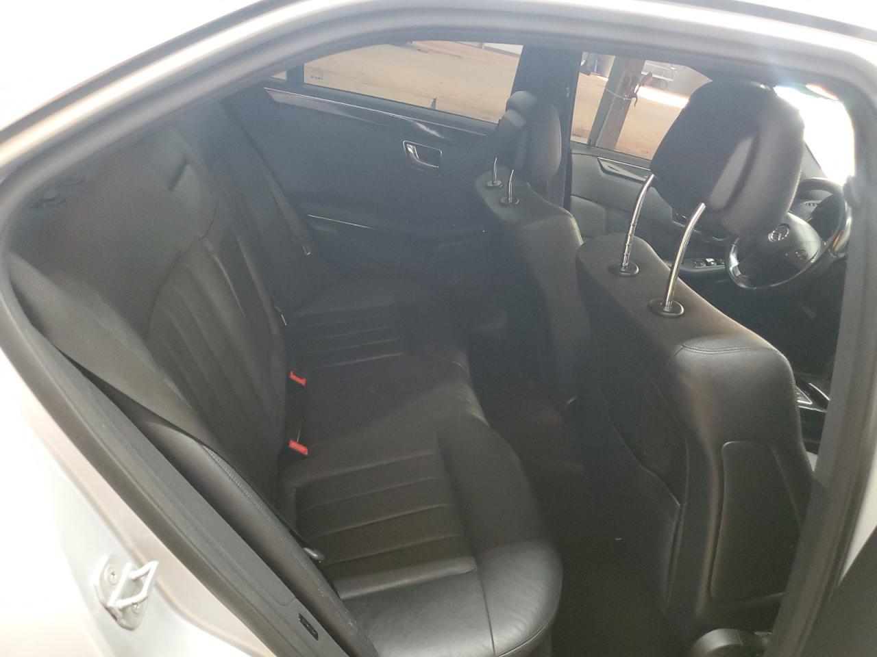 2010 Mercedes-Benz E 550 VIN: WDDHF7CB2AA031081 Lot: 82192935