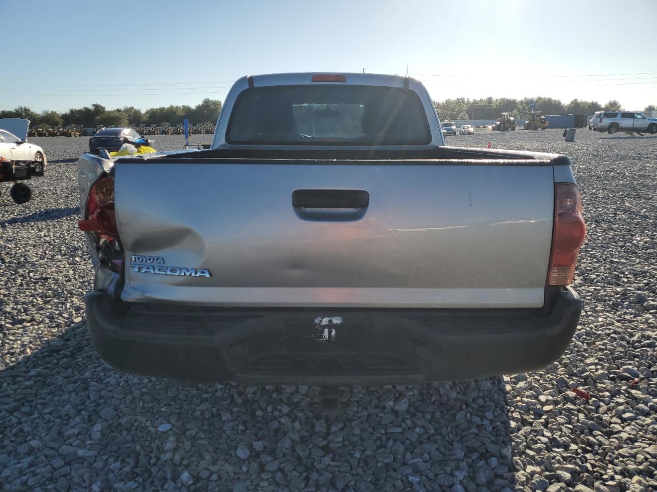 2015 Toyota Tacoma Access Cab VIN: 5TFTX4CN6FX065605 Lot: 82310385