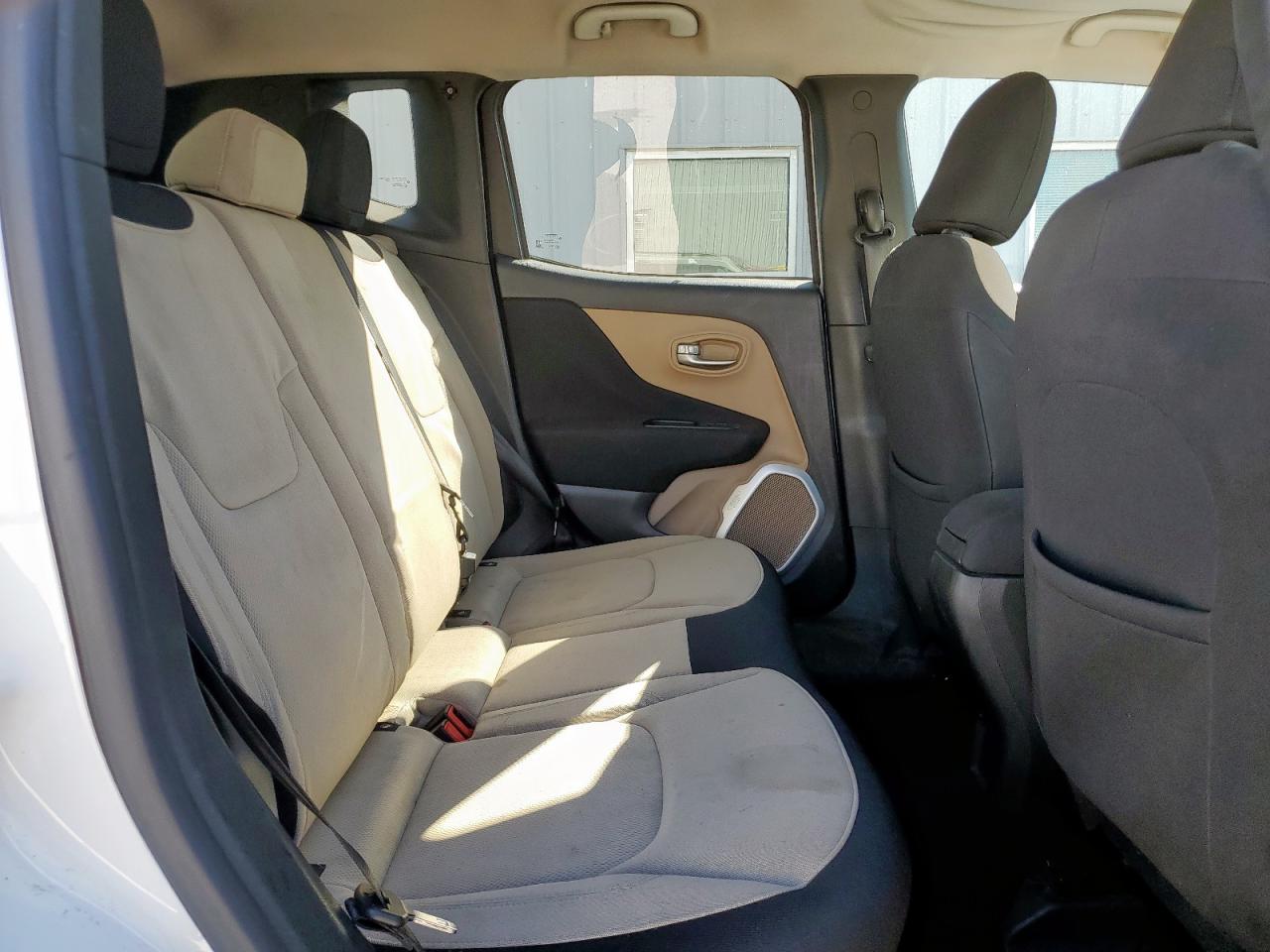 2015 Jeep Renegade Latitude VIN: ZACCJABH7FPC09483 Lot: 85129565