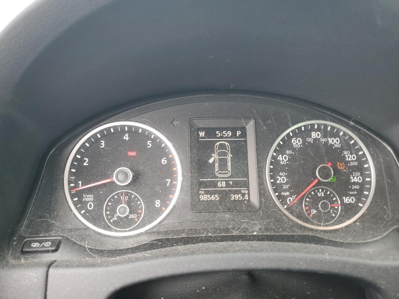 2017 Volkswagen Tiguan Sport VIN: WVGUV7AX0HK011521 Lot: 82466265