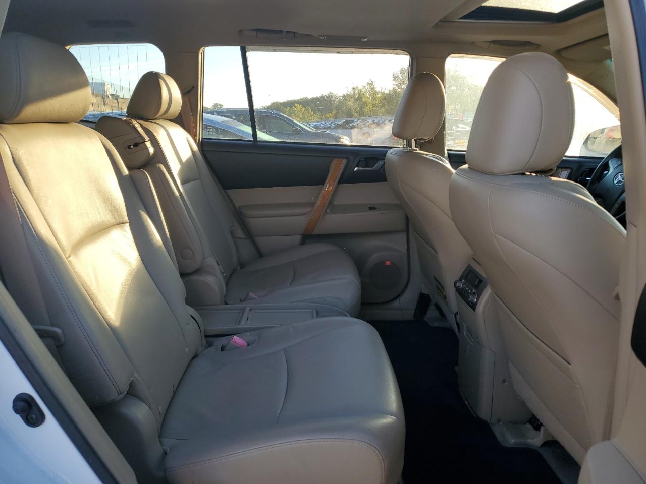 2010 Toyota Highlander Hybrid Limited VIN: JTEJW3EH6A2045769 Lot: 84653265